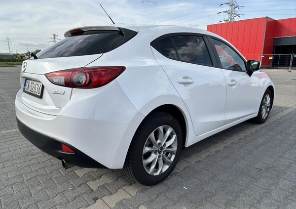 Mazda 3 cena 46000 przebieg: 151000, rok produkcji 2015 z Gliwice małe 79